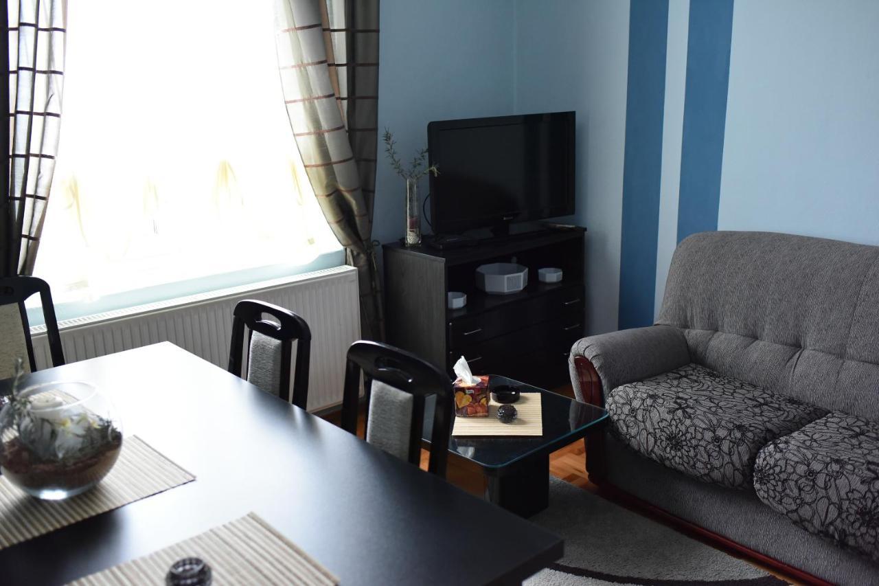 Blue House Apartment Ni Εξωτερικό φωτογραφία