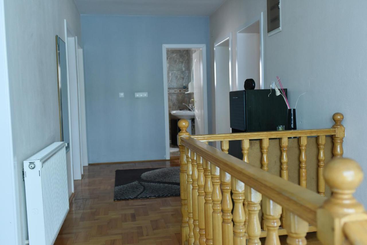 Blue House Apartment Ni Εξωτερικό φωτογραφία